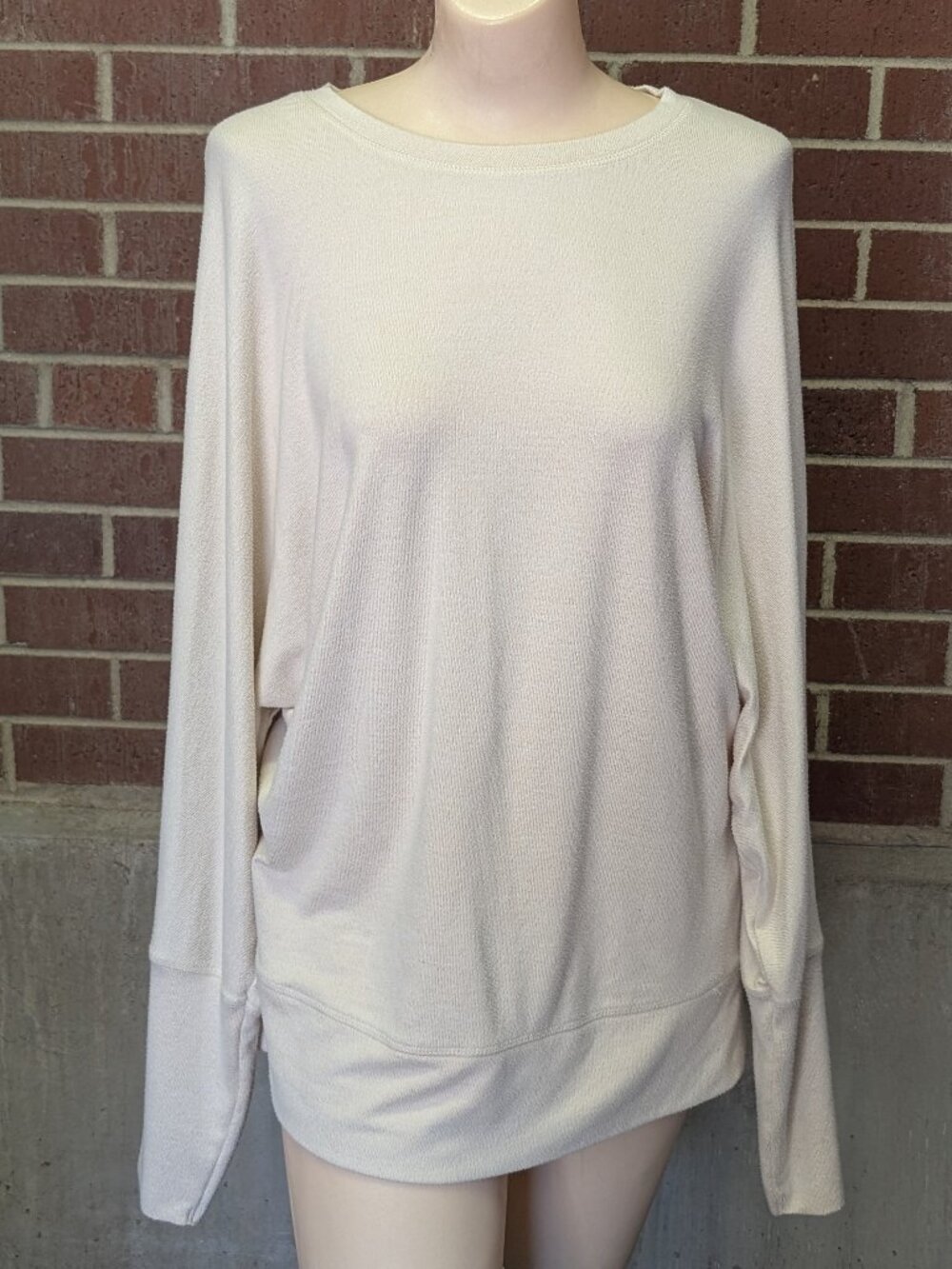 Mono B Cream Long Sleeve Pullover Top Women's Large Soft Athleisure Lounge L